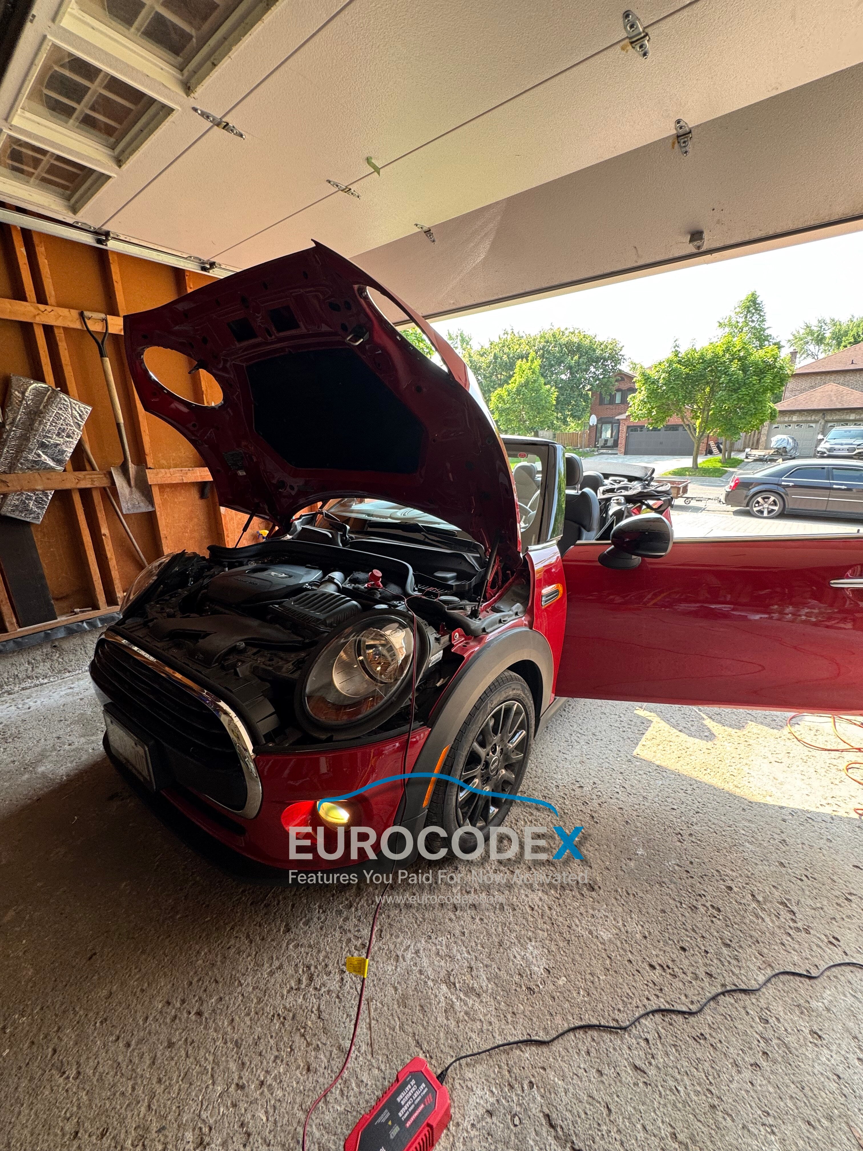 BMW / MINI COOPER Apple CarPlay - Fullscreen - Screen Mirroring (Android Only) - Video In Motion (USB / DVD)